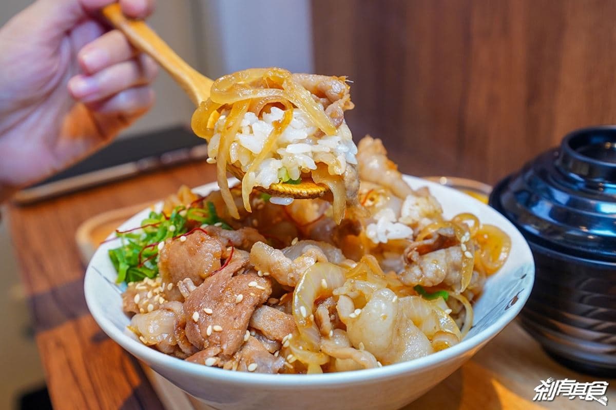 台中人不哭!忠孝夜市「最強咖哩」搬新家回歸,牽絲肉丸、爆量肉丼好吃不變 台中人不哭!忠孝夜市「最強咖哩」搬新家回歸,牽絲肉丸、爆量肉丼好吃不變