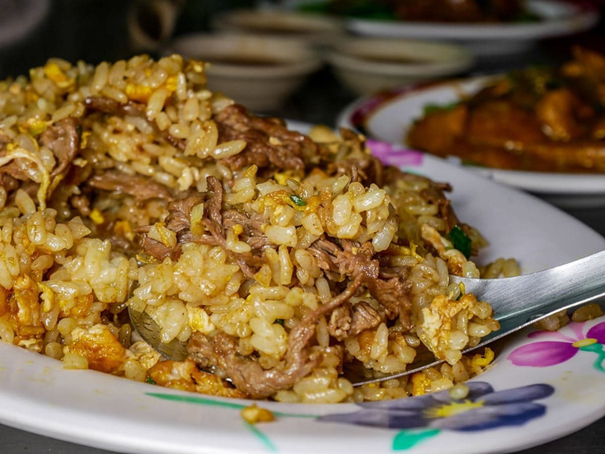 CP值打趴台北！超強「咖哩沙茶炒麵」在地才懂吃，內行曝炒飯＋炒麵超狂吃法