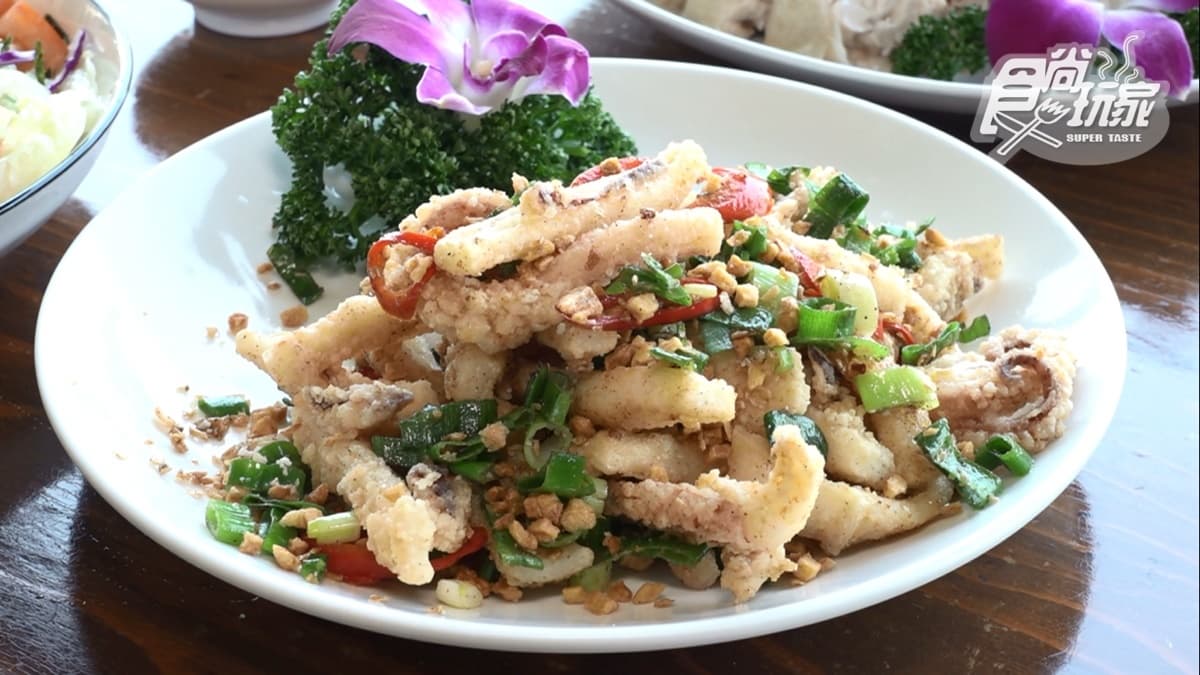 「炸魷魚絲」吃起來很順口。