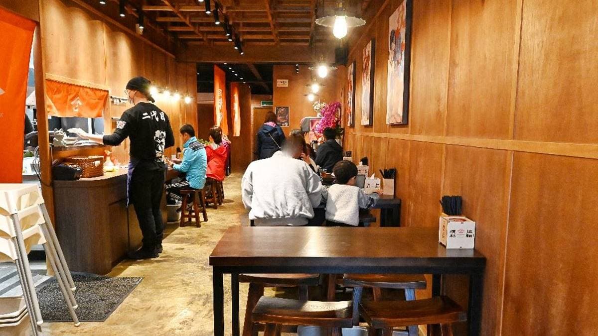 座位以２～４人為主，也有吧台區可供單人用餐。（圖片來源：糖糖‘s享食生活）