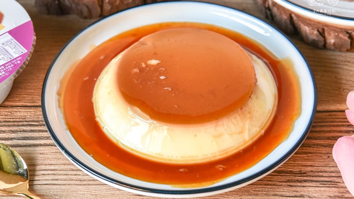 超熱銷的「鮮奶布丁」是依蕾特必吃的招牌，同時也是大家來台南必買的伴手禮。（圖片來源：2A食旅日記）