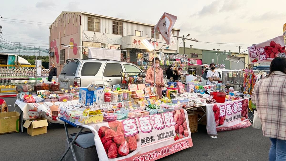 想要買兒時雜貨店小零食，小零嘴柑仔店有在賣。（圖片來源：NANA媽四處趴趴走美食日記）