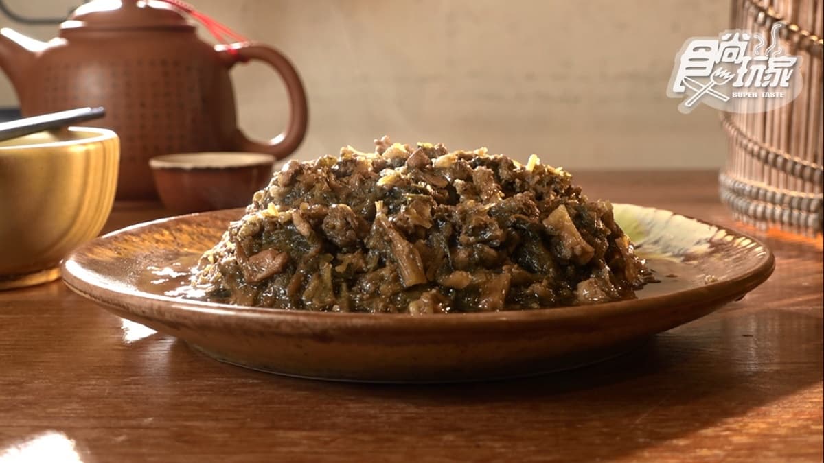 「梅干絞肉」跟一般常見的梅干扣肉不太一樣，是使用肉末下去料理，非常入味。
