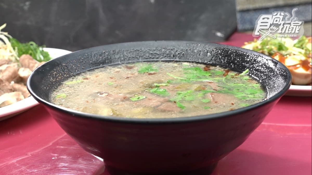 豬血湯非常新鮮，料也給很足。