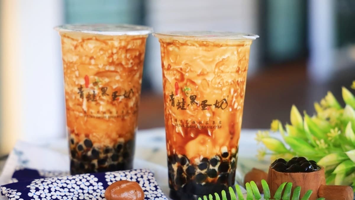 熱銷多年的黑蛋奶是店家的招牌冷飲。（圖片來源：熱血玩台南。跳躍新世界）
