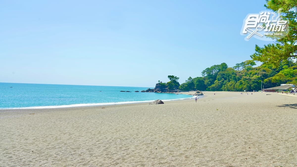 好像漂浮在海上!「懸崖海景咖啡館」超驚豔,必去絕美「月牙灣海岸新亮點」 好像漂浮在海上!「懸崖海景咖啡館」超驚豔,必去絕美「月牙灣海岸新亮點」