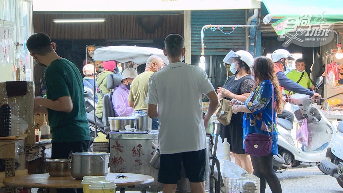 「阿公米粉羹」就位在花蓮的美崙市場內。