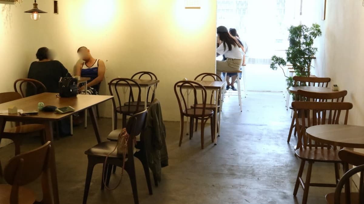 內用座位區在２樓，座位還不少，有２人座及４人座的位子。（圖片來源：糖糖’s 享食生活）