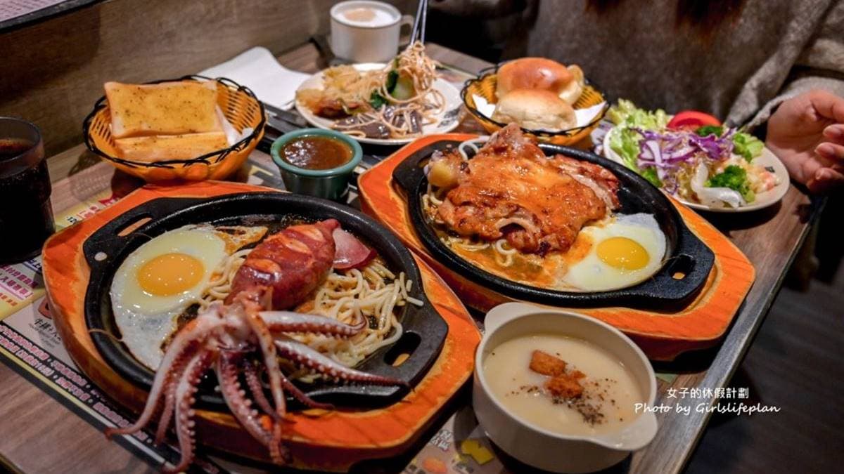 主餐推薦魷魚排、香煎雞排，分量都很足。（圖片來源：女子的休假計劃）