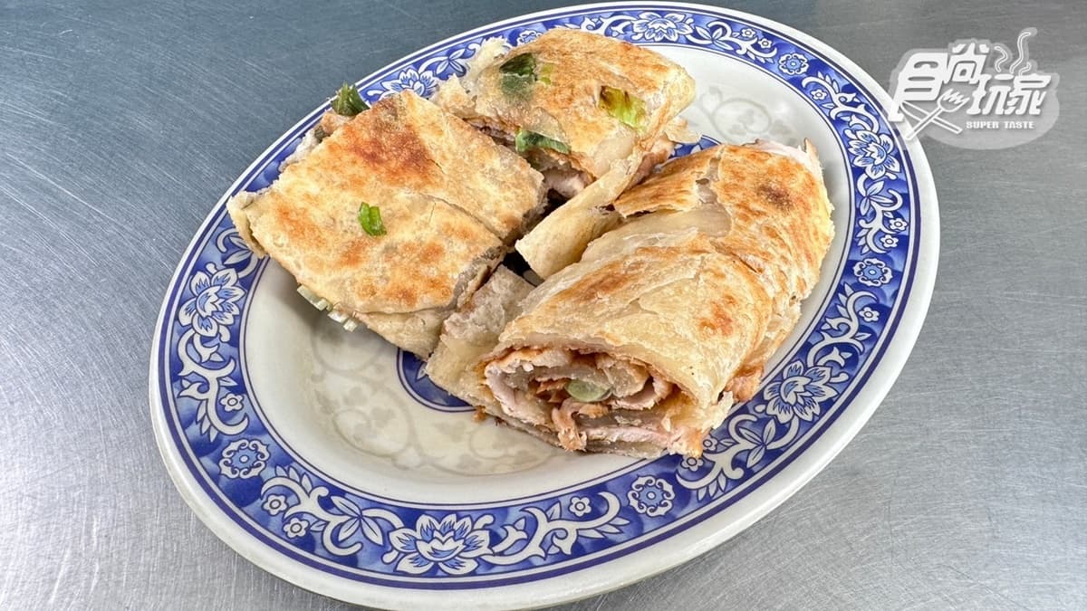 這道現擀現做的「豬肉捲餅」，是店裡的明星商品。