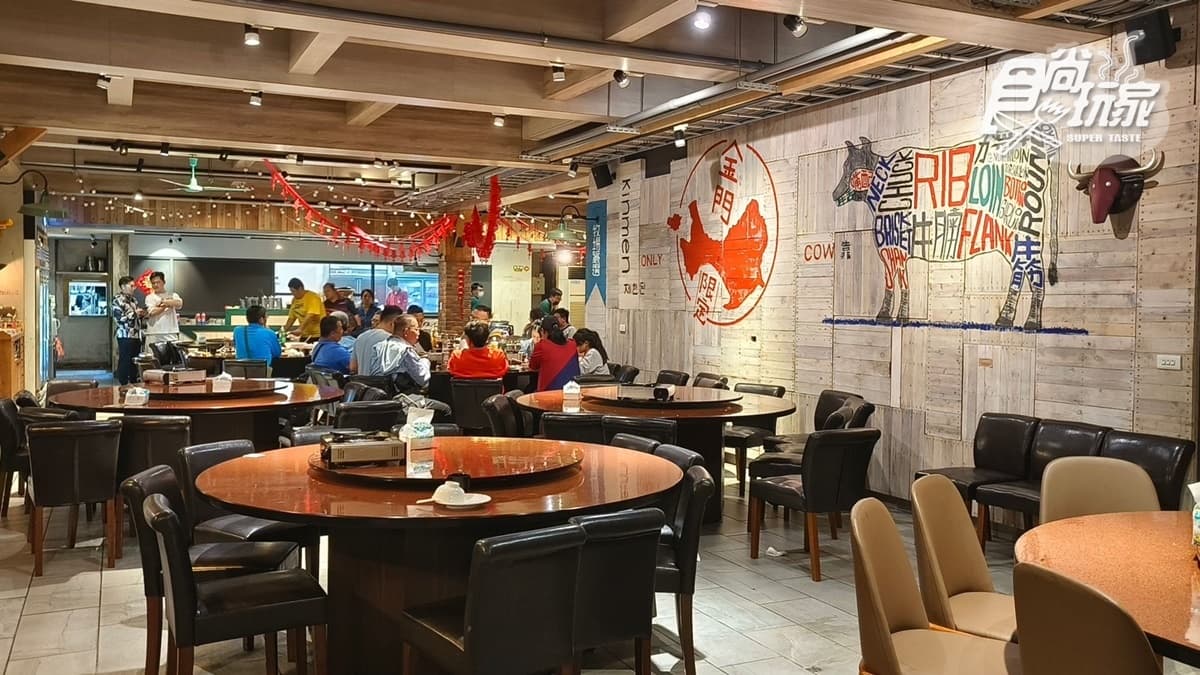 餐點選擇很豐富，有火鍋、熱炒、簡餐；合菜等。
