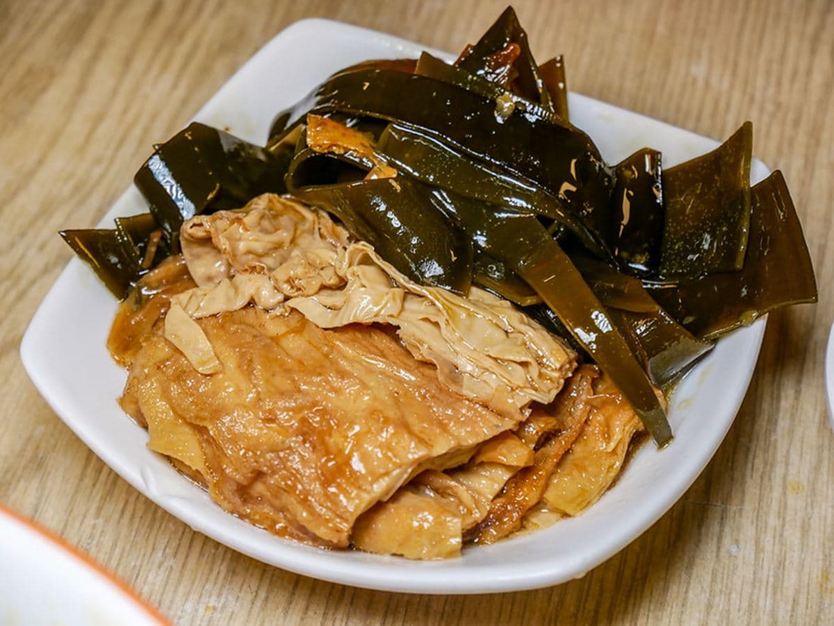 肉塊大到像牛排!台北4.7星「牛肉麵節冠軍」破6000則好評,還能免費加湯任喝 肉塊大到像牛排!台北4.7星「牛肉麵節冠軍」破6000則好評,還能免費加湯任喝