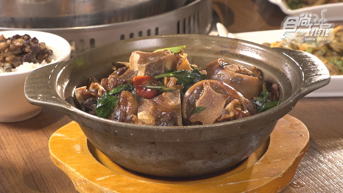 「三杯搖尾巴」也是店家的特色餐點之一。