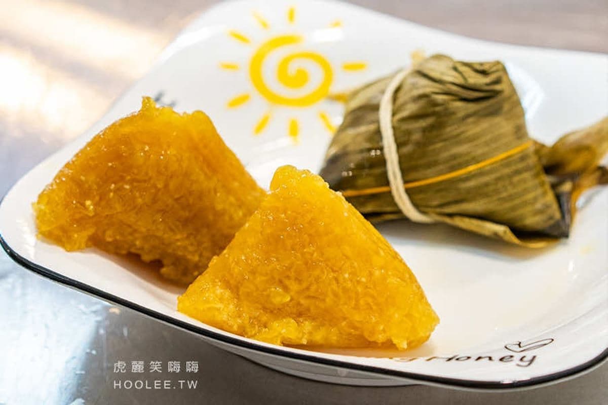 【新開店】鹼粽變身黑糖剉冰!8種料爆疊成山只要55元,古早味四果冰也必點 【新開店】鹼粽變身黑糖剉冰!8種料爆疊成山只要55元,古早味四果冰也必點