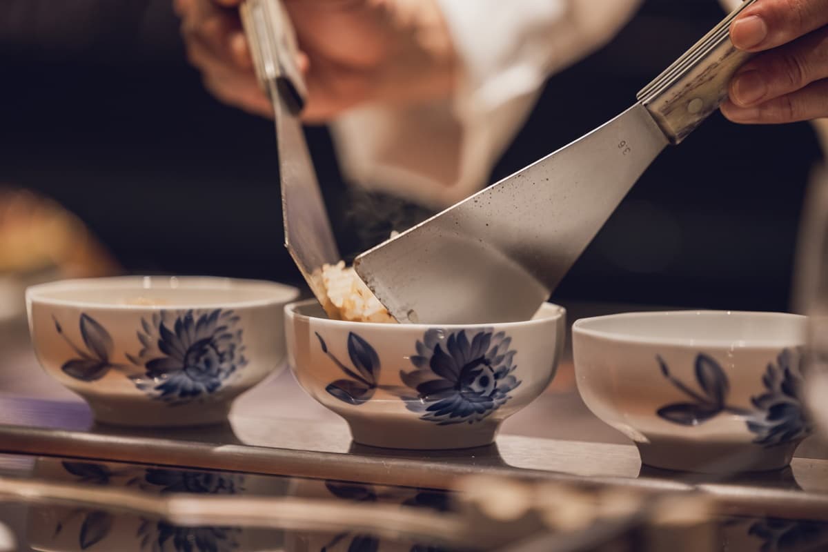 免費送手繪花朵圓盤！皇家哥本哈根ｘUkai-tei頂級鐵板燒料理，和牛、黑鮪魚爽嗑