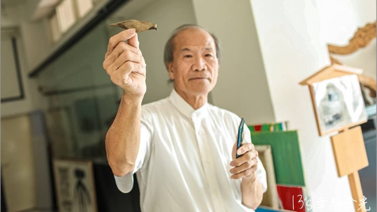 小小的木片到了老師手中，秒變畫眉鳥。（圖片來源：13’s幸福食光）