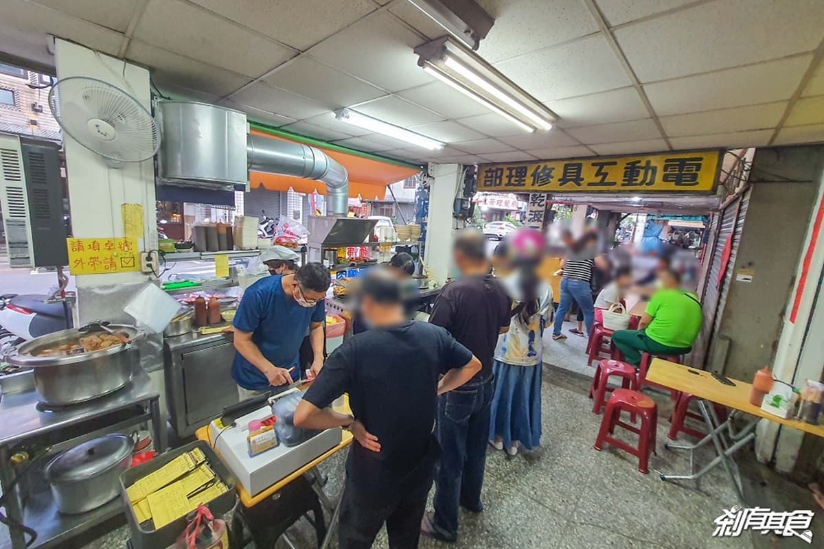 １週只賣２天！台中4.5星「老店麵羹」想吃看運氣，靈魂關鍵必加手炒辣菜餔