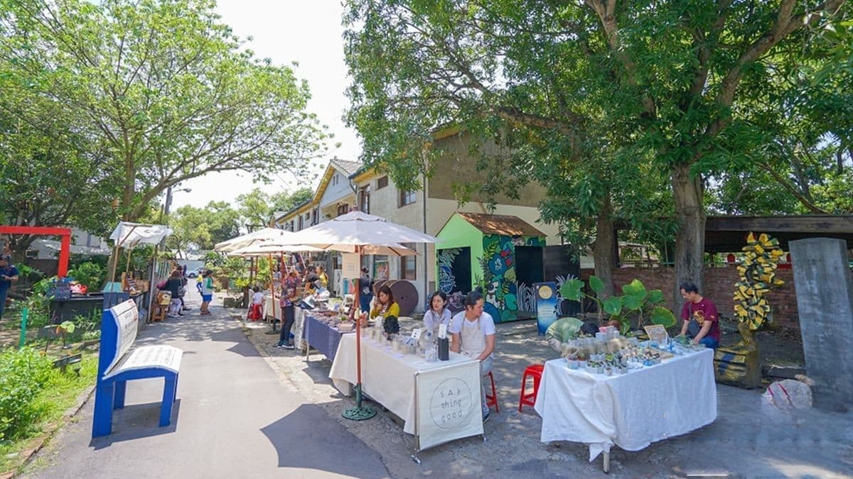 平日有營業的店家並不多，像這種流動的攤位也是假日才會出現，建議安排假日前往喔！（圖片來源：剎有其食）