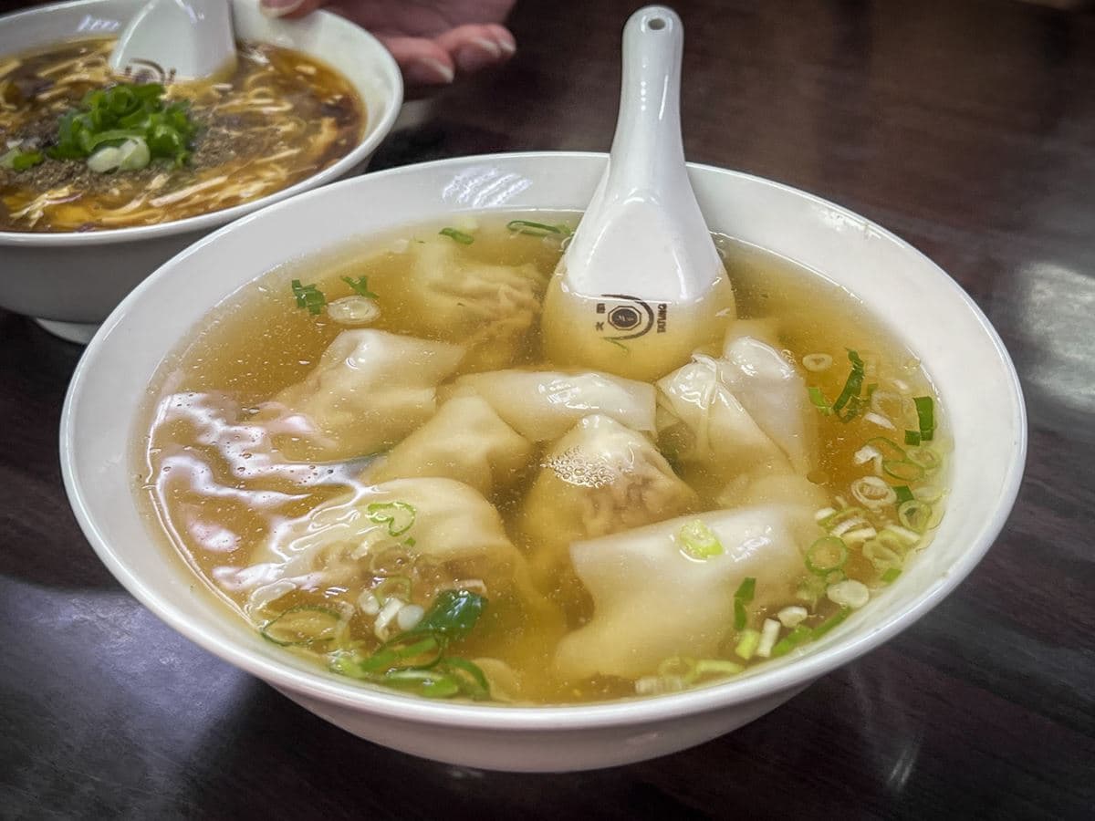 半價神還原「鼎泰豐炒飯」!北投暴紅美食是這家,銅板價吃紅油燃麵、酸辣湯 半價神還原「鼎泰豐炒飯」!北投暴紅美食是這家,銅板價吃紅油燃麵、酸辣湯