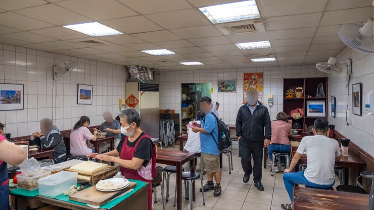店內座位數不少，空間寬廣，翻桌率很高，即使用餐人數多也不用擔心。（圖片來源：算命的說我很愛吃）
