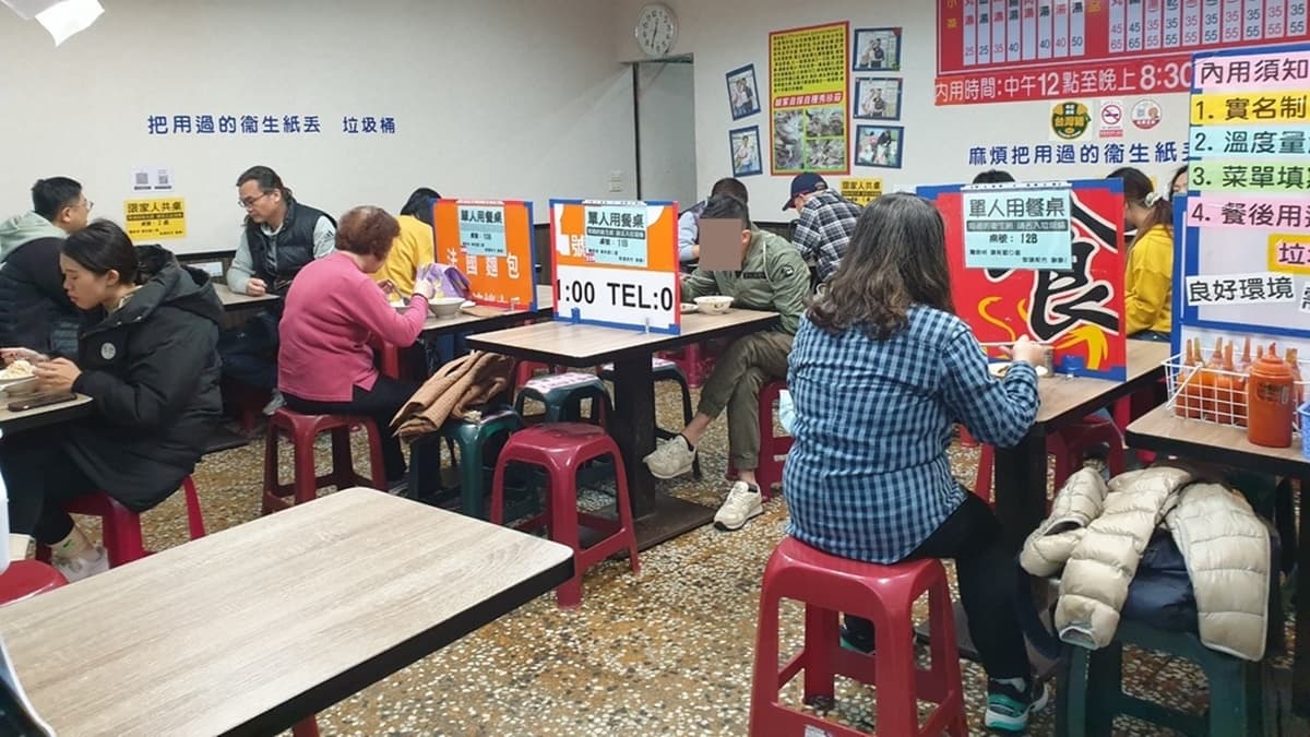 店內生意很好，平日中午來吃還是很多人。（圖片來源：米寶麻幸福滿載）