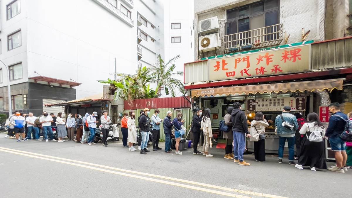 常常可以看到店門口大排長龍。（圖片來源：小佳的幻想世界）