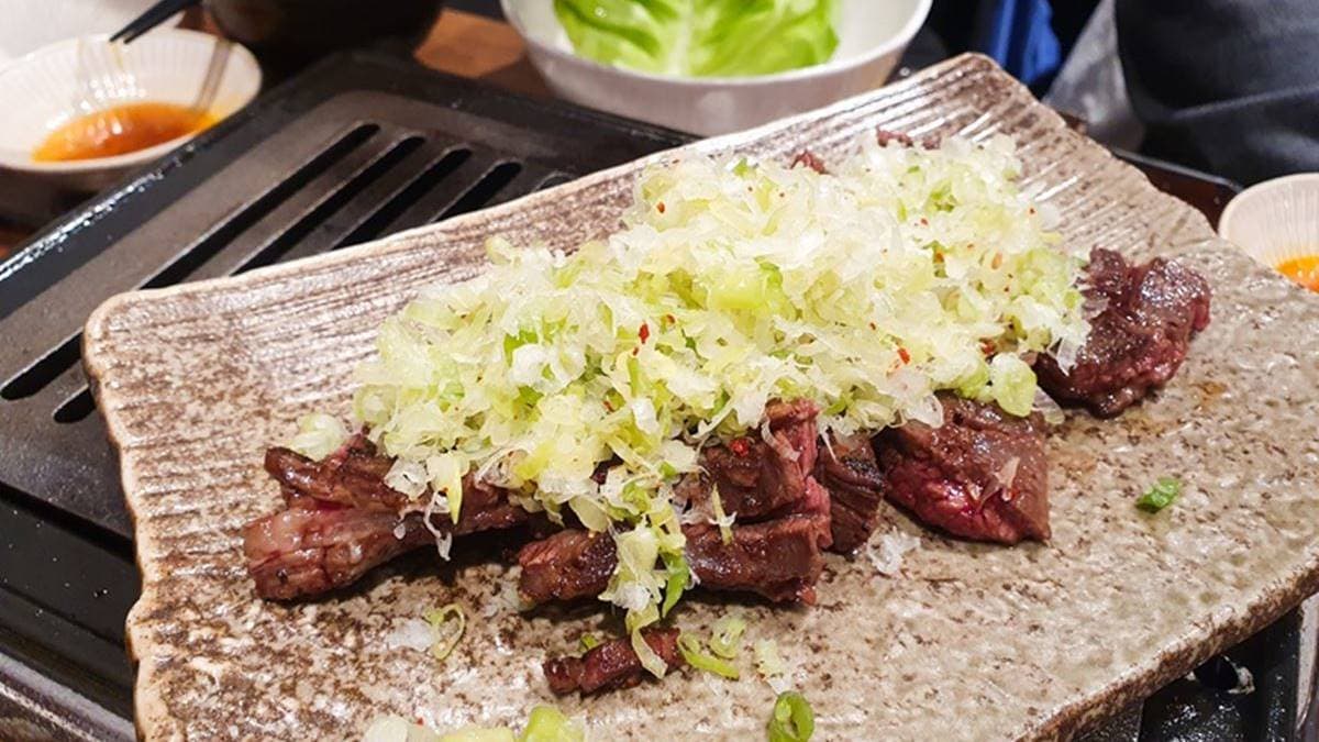 「蔥花橫隔膜」肉汁豐富之餘同時兼具嚼勁口感。（圖片來源：艾妮可美味人生）