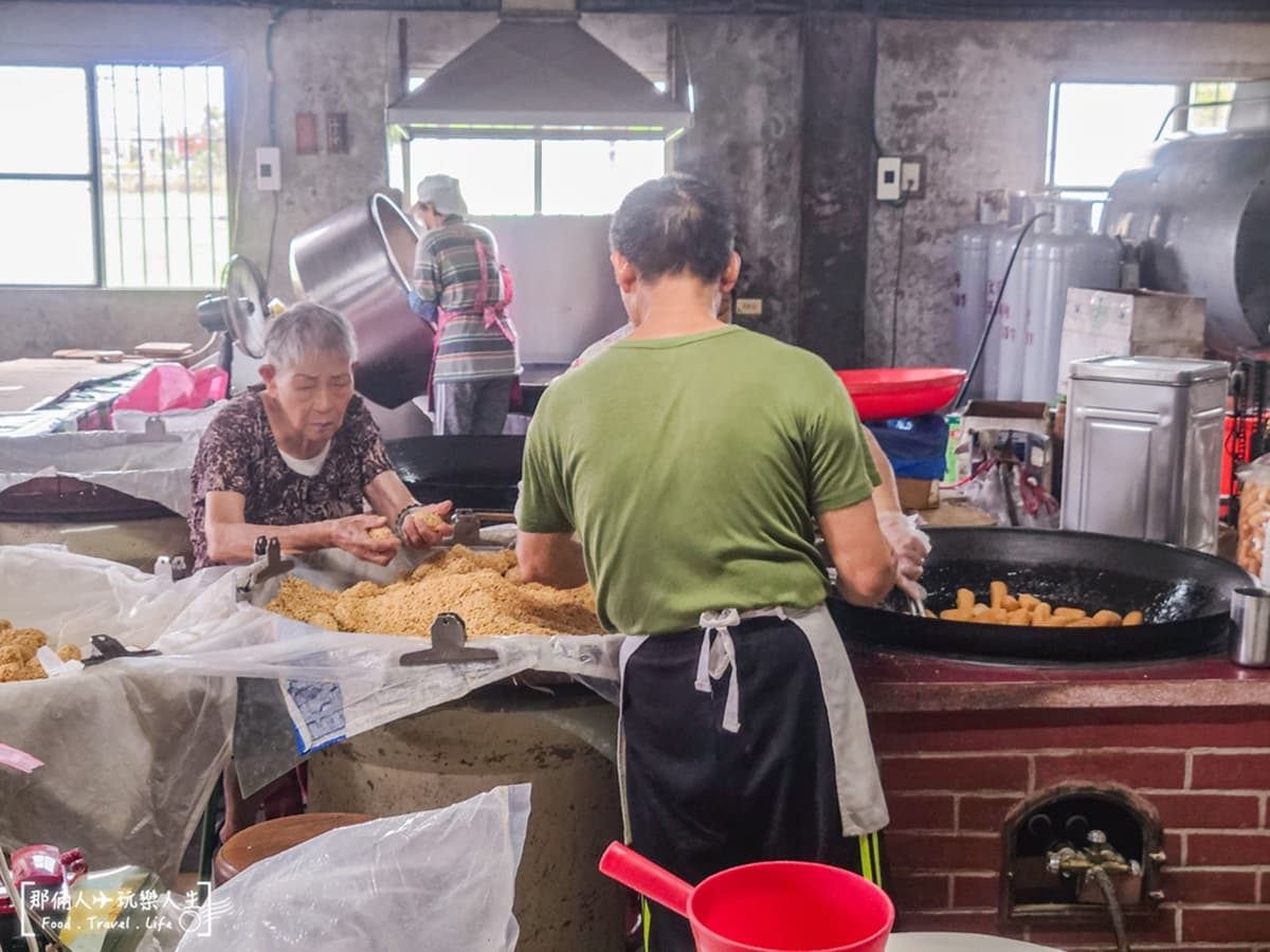 內行才知!超隱密工廠直出「古早味麻粩」,手工噴香超唰嘴、買特大包最划算 內行才知!超隱密工廠直出「古早味麻粩」,手工噴香超唰嘴、買特大包最划算