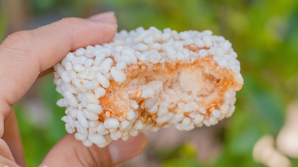 「米粩」超大一顆，麥芽的香甜裹上米粒的空氣感，很適合配茶喝。（圖片來源：那倆人✈玩樂人生）