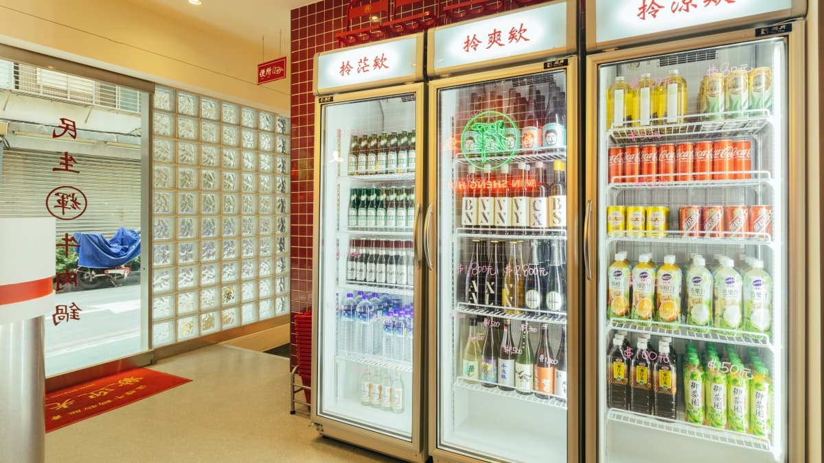 【新開店】正宗台南味來了！IG暴紅「民生輝」在東區，爽嗑３種等級溫體牛、台式熱炒