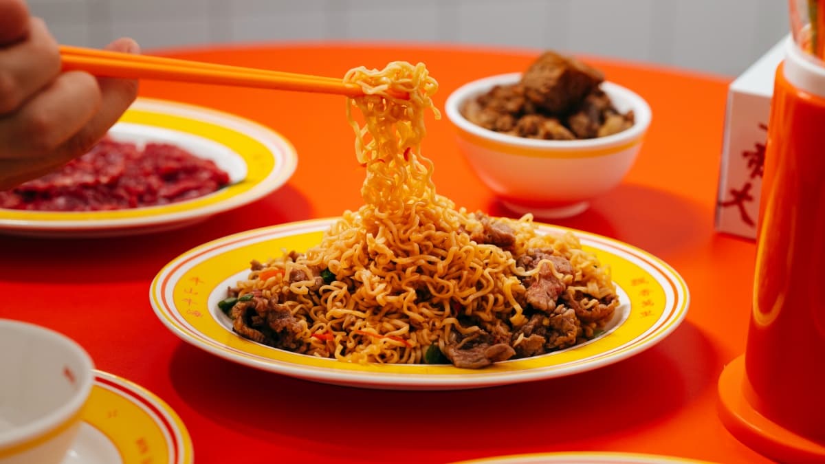 【新開店】正宗台南味來了！IG暴紅「民生輝」在東區，爽嗑３種等級溫體牛、台式熱炒