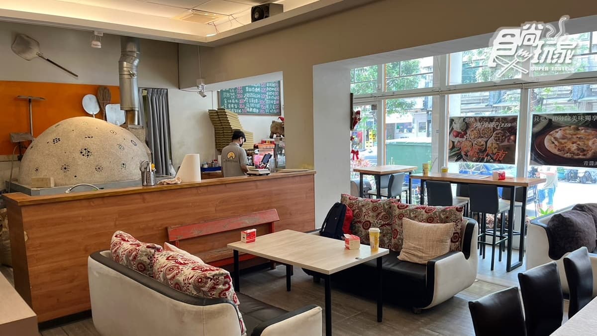 店內用餐區乾淨整潔。