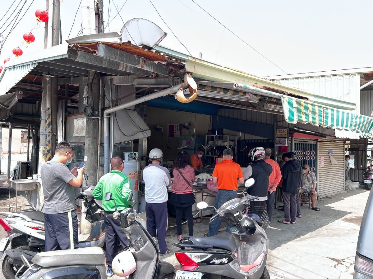 肉燥飯15元太佛心!台南市場「隱藏版小吃」在地人都愛,30元鹹香乾麵也必點 肉燥飯15元太佛心!台南市場「隱藏版小吃」在地人都愛,30元鹹香乾麵也必點