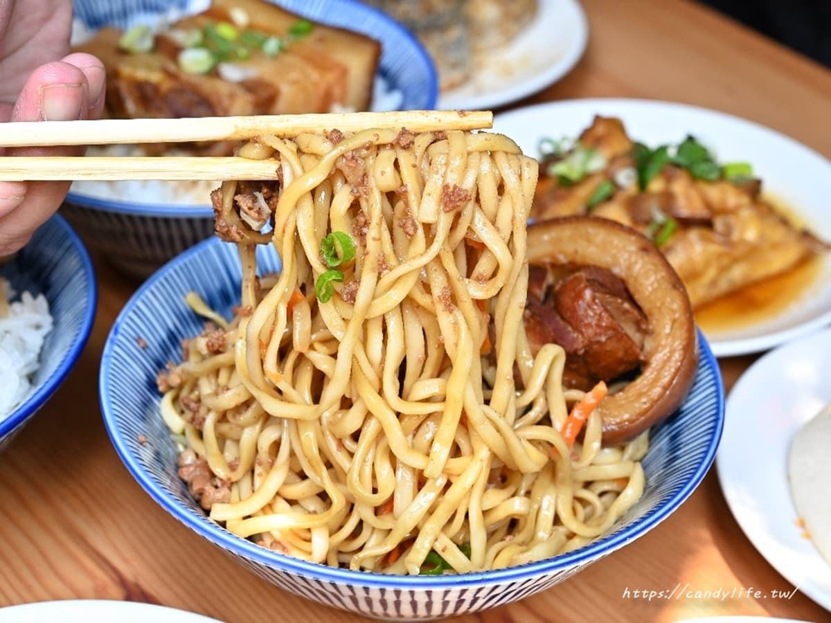 24小時都能吃！台中超強「老中醫爌肉」飄香70年，祖傳十八味藥方滷製太銷魂