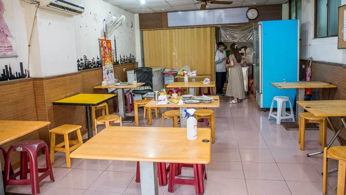 不似時下的網美餐廳，店內裝潢較為樸實。（圖片來源：大手牽小手玩樂趣）