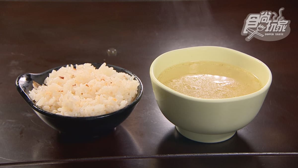 「招牌飯」淋上鴨油超誘人。