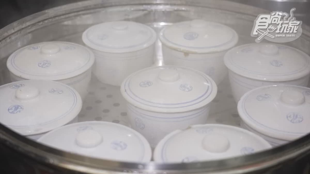 薑母鴨用蒸的方式，肉較軟嫩，比較不會柴掉。
