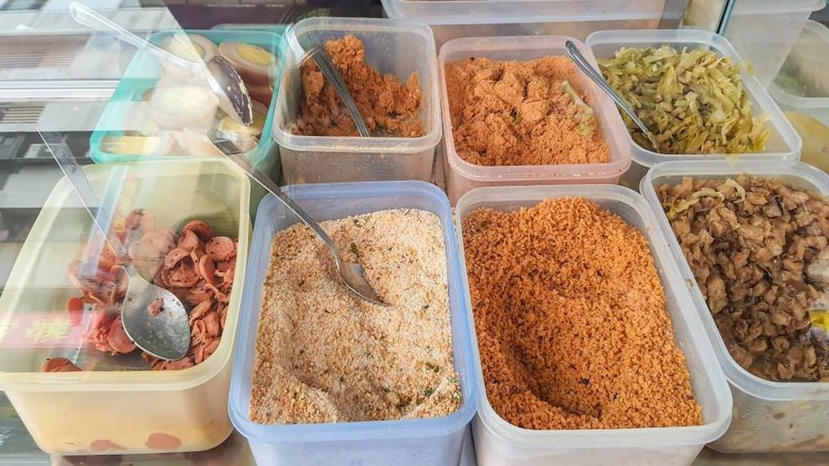 先選好米種之後，可以自己選配料。（圖片來源：剎有其食）