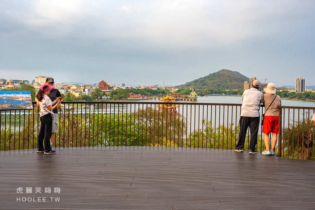 高雄人快朝聖!登全新「景觀步道」遠眺蓮池潭、龍虎塔,浪漫夕照免費拍到飽 高雄人快朝聖!登全新「景觀步道」遠眺蓮池潭、龍虎塔,浪漫夕照免費拍到飽