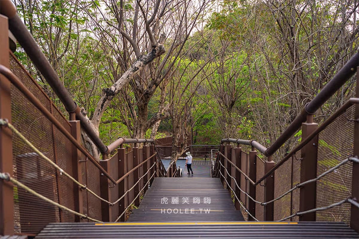 高雄人快朝聖!登全新「景觀步道」遠眺蓮池潭、龍虎塔,浪漫夕照免費拍到飽 高雄人快朝聖!登全新「景觀步道」遠眺蓮池潭、龍虎塔,浪漫夕照免費拍到飽