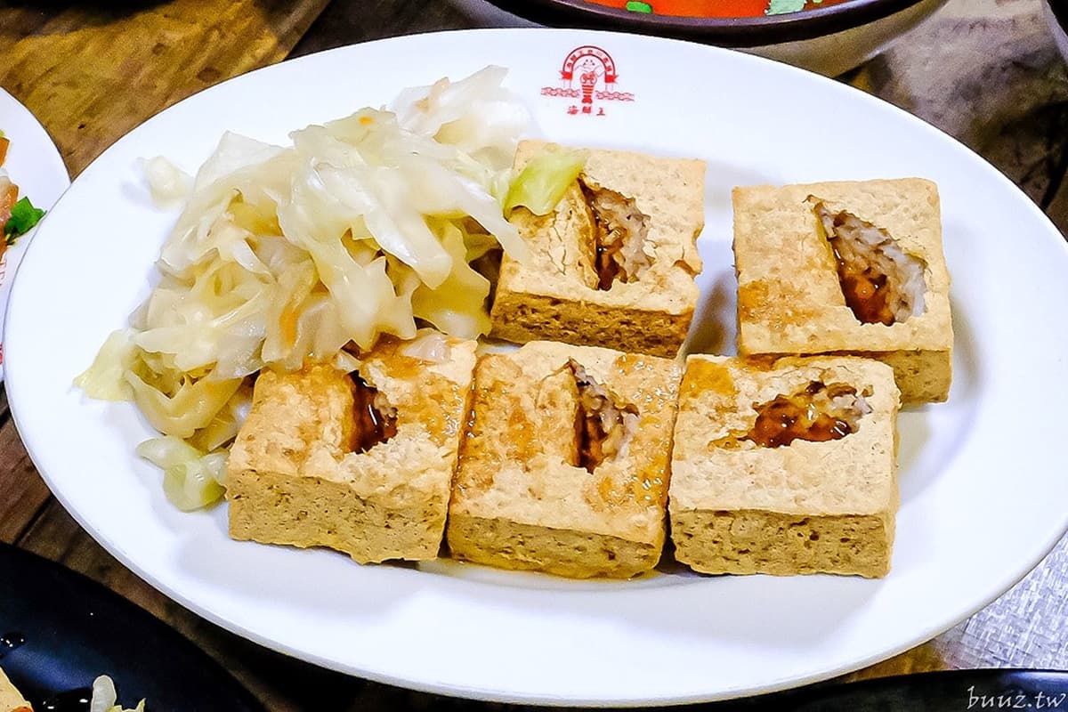 飄香台中30年！在地人最愛「臭豆腐３吃」隱身貨櫃屋，搭泡菜、酥炸都唰嘴