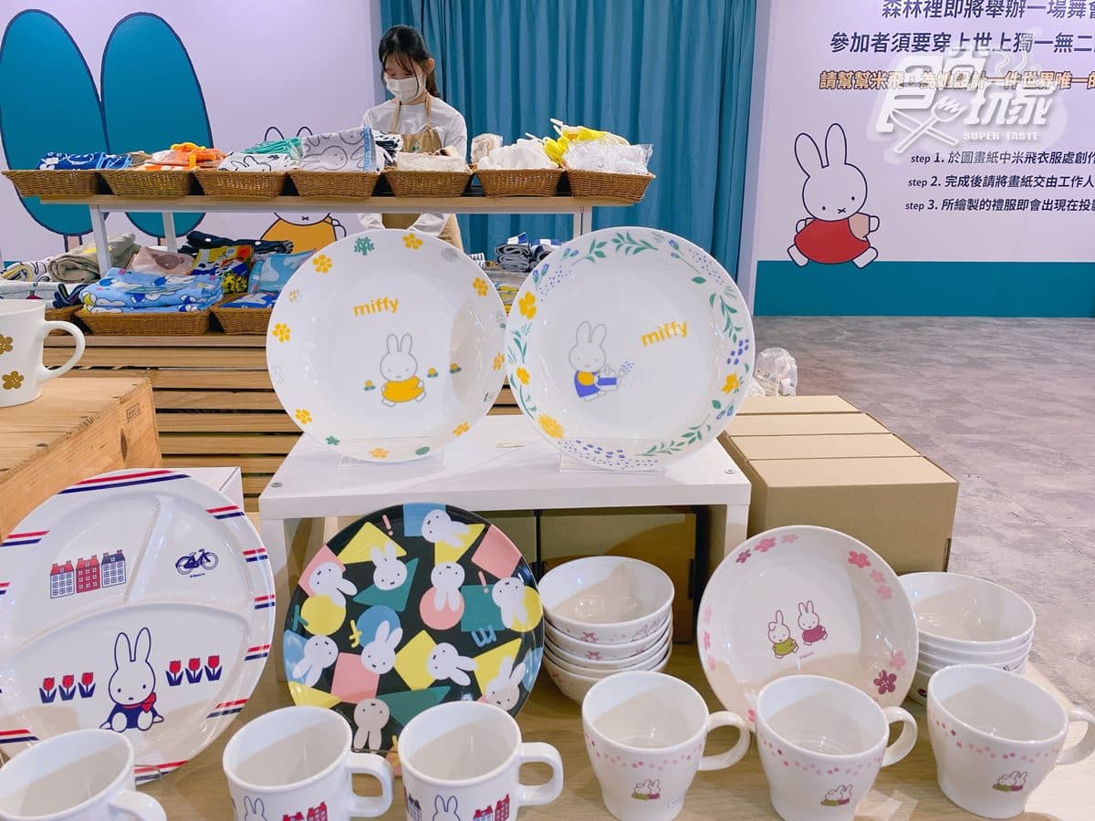 全台唯一「米飛兔特展」！芒果冰巨型公仔必拍，米血糕、臭豆腐兔兔可帶回家