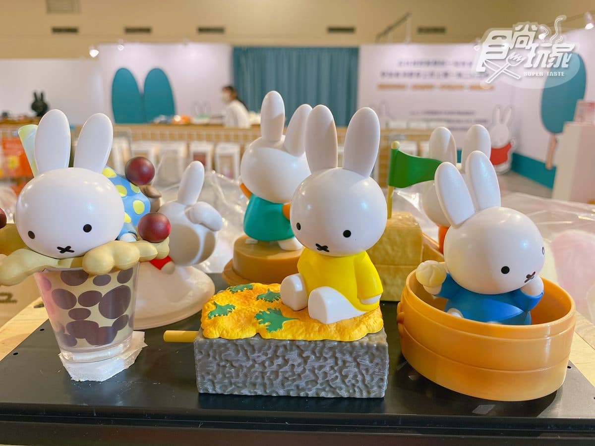 全台唯一「米飛兔特展」！芒果冰巨型公仔必拍，米血糕、臭豆腐兔兔可帶回家