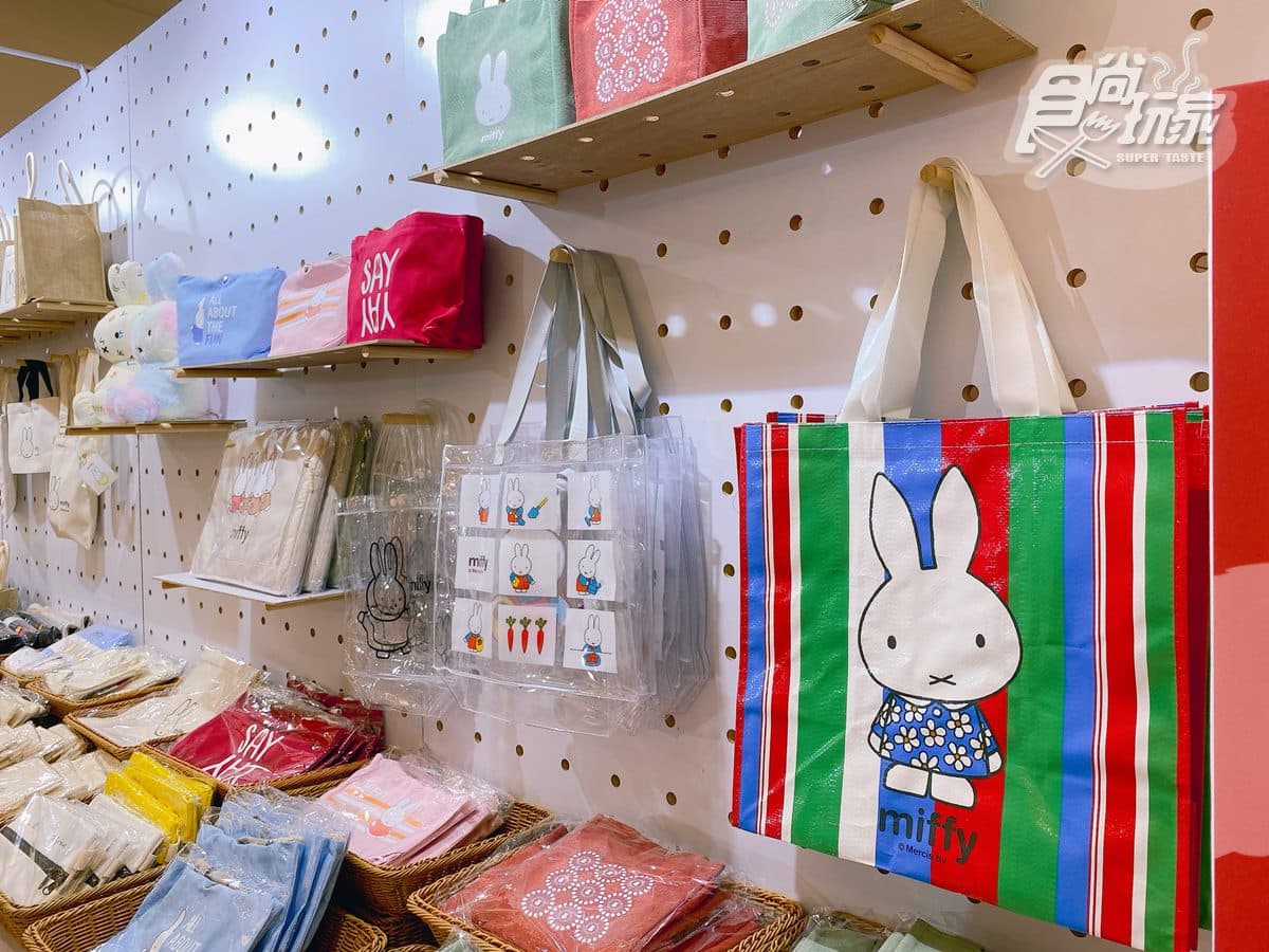 全台唯一「米飛兔特展」！芒果冰巨型公仔必拍，米血糕、臭豆腐兔兔可帶回家