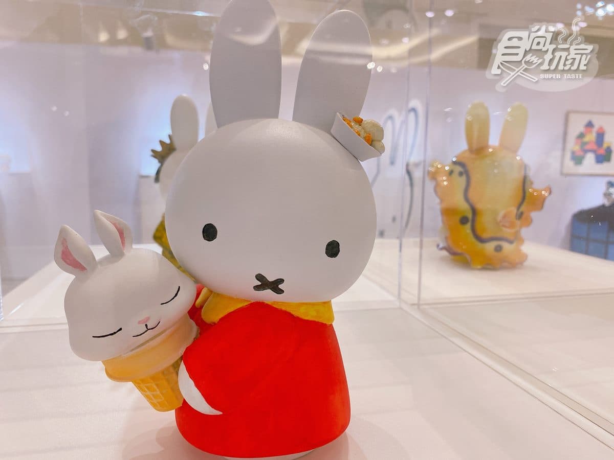 全台唯一「米飛兔特展」！芒果冰巨型公仔必拍，米血糕、臭豆腐兔兔可帶回家