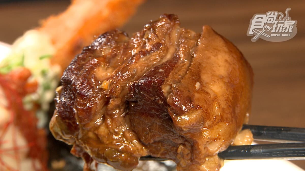 「沖繩黑糖燉肉」肉香濃郁，肉汁帶有咖哩香氣。