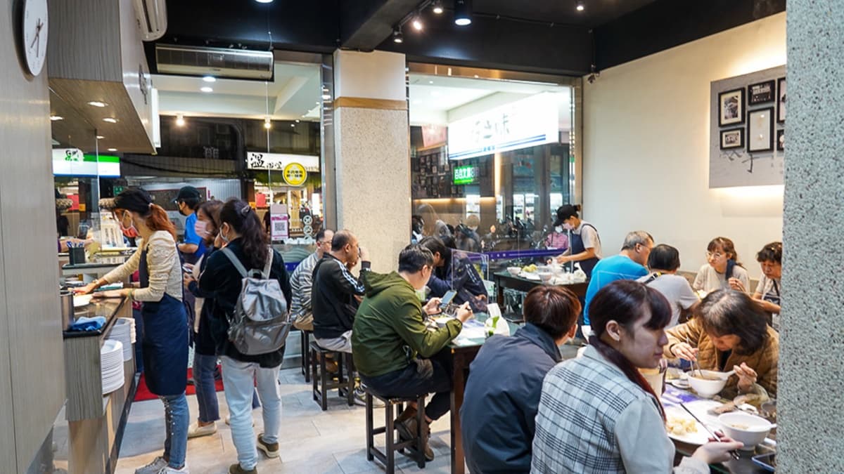 店內的用餐環境很乾淨、舒服。（圖片來源：跳躍的宅男）