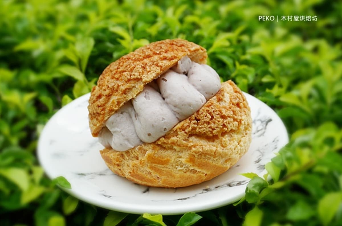 包入整塊乳酪蛋糕！「巨無霸芋泥泡芙」一咬爆餡，菠蘿酥皮＋香濃內餡太欠吃