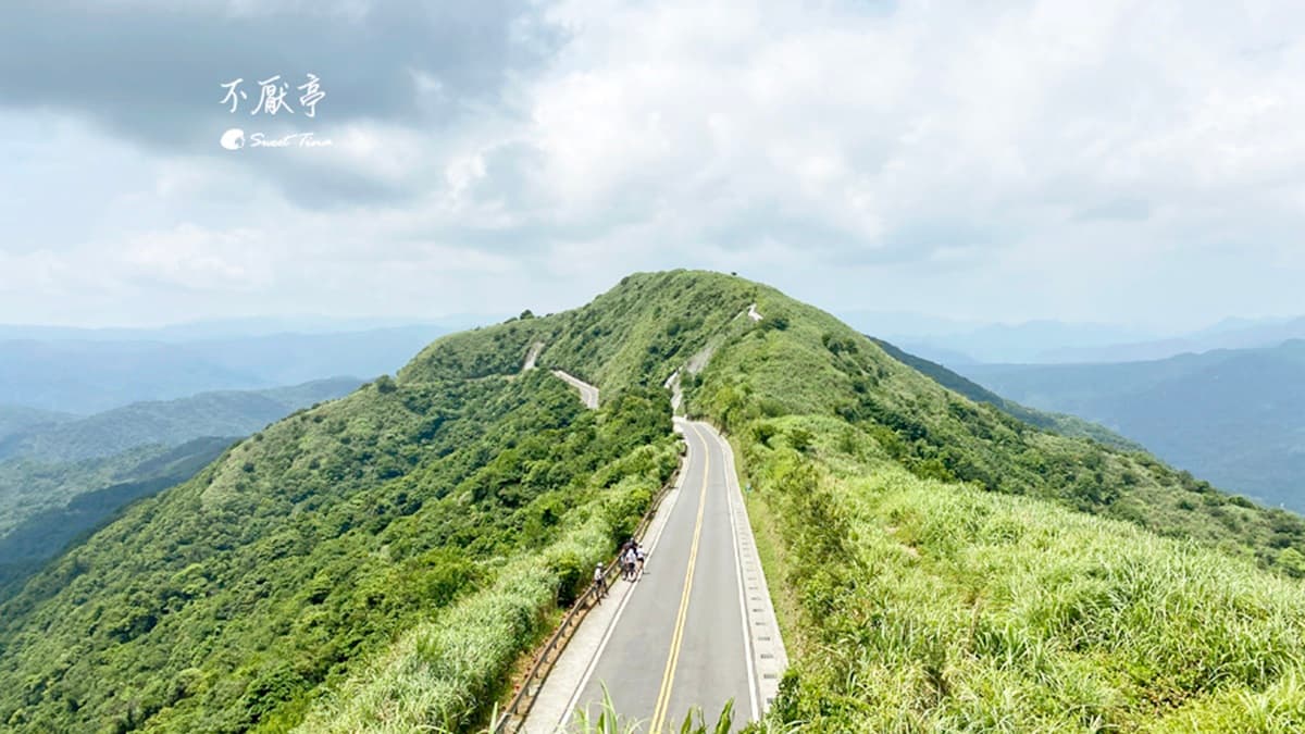 從涼亭旁往下看，可以看見最美的寂寞公路。（圖片來源：Sweet Tina 樂在生活分享）