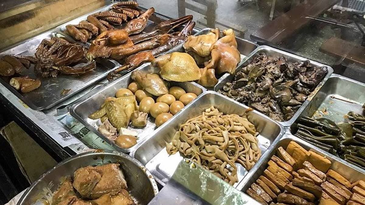 除了燒臘便當，這裡也有滷味。（圖片來源：陳小可的吃喝玩樂）